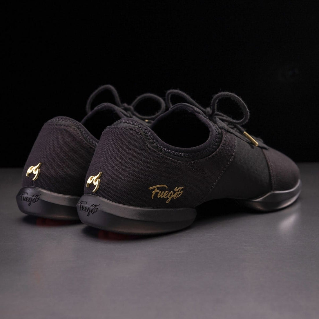 Fuego All-black Split-sole