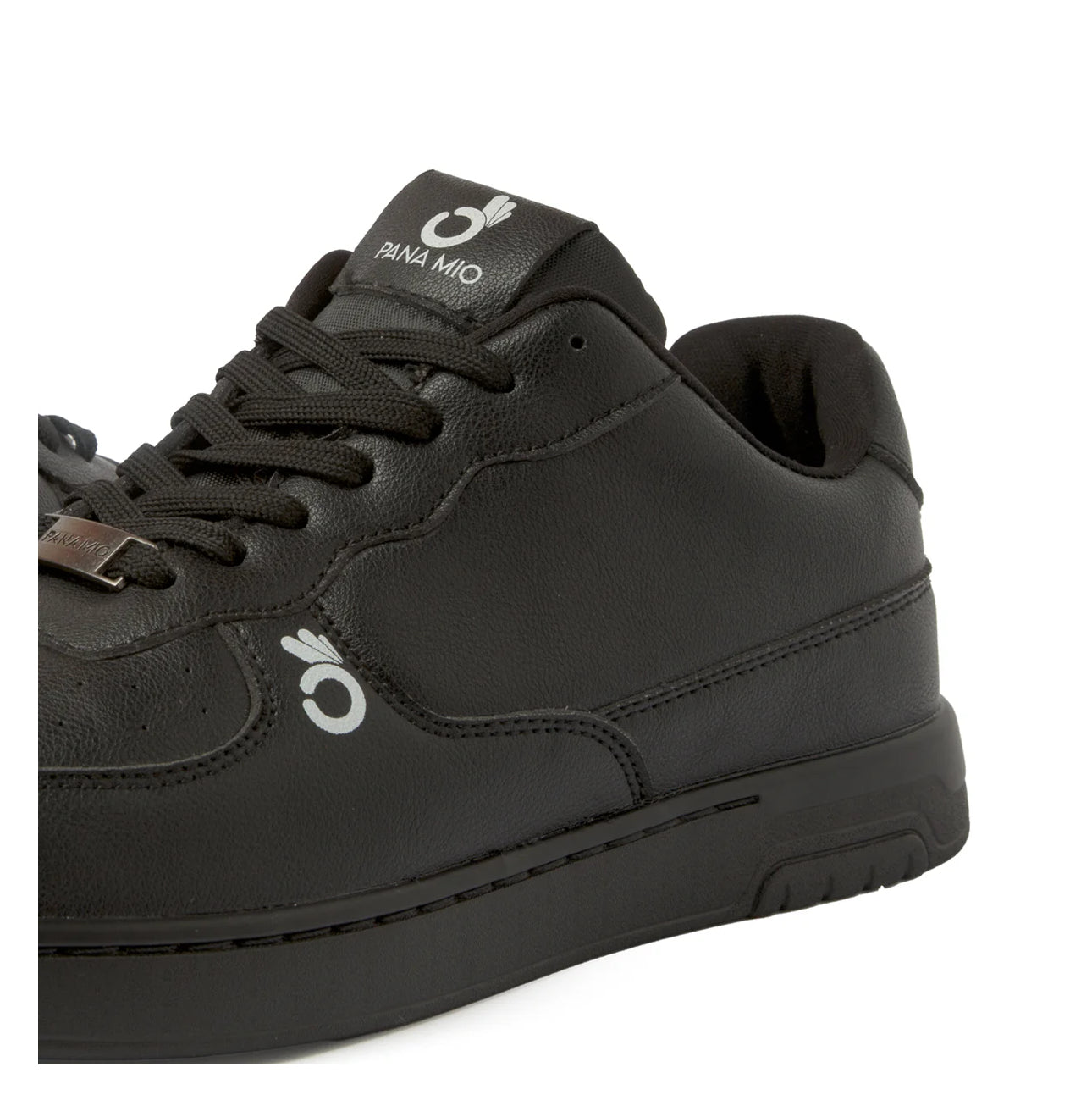 Panamio Low-top All Black