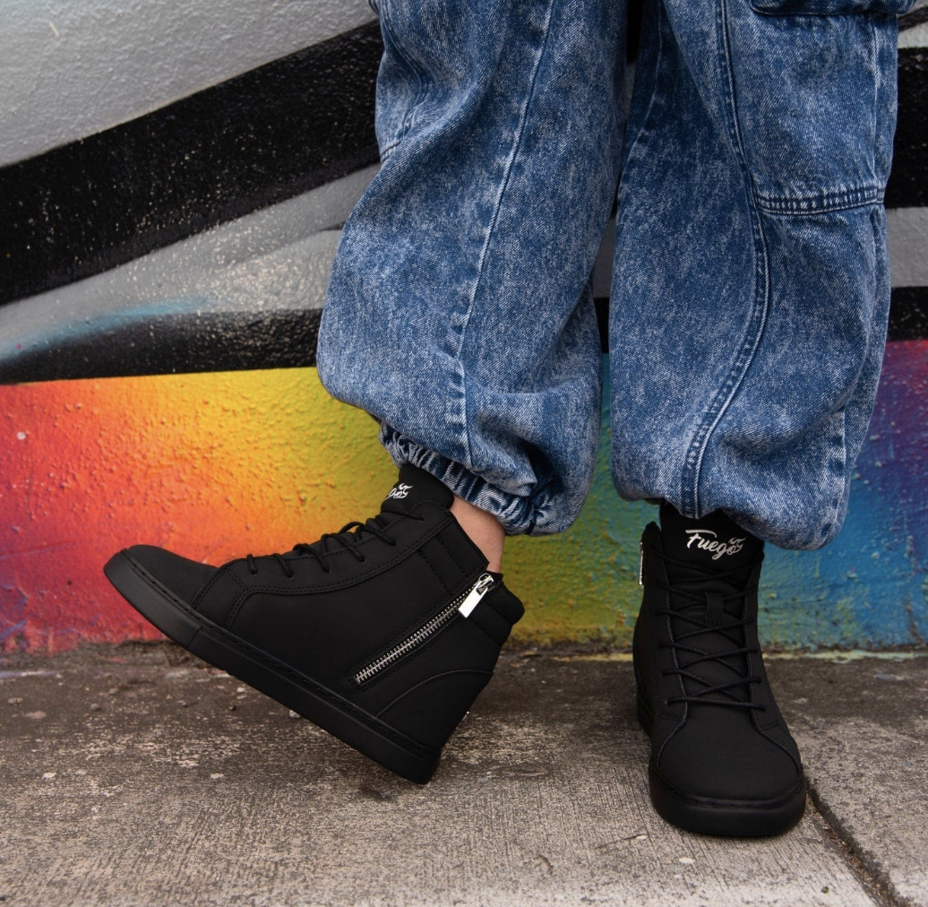 Fuego Wedge All Black