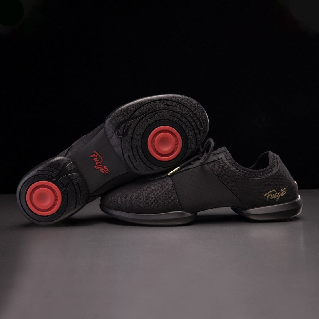 Fuego All-black Split-sole