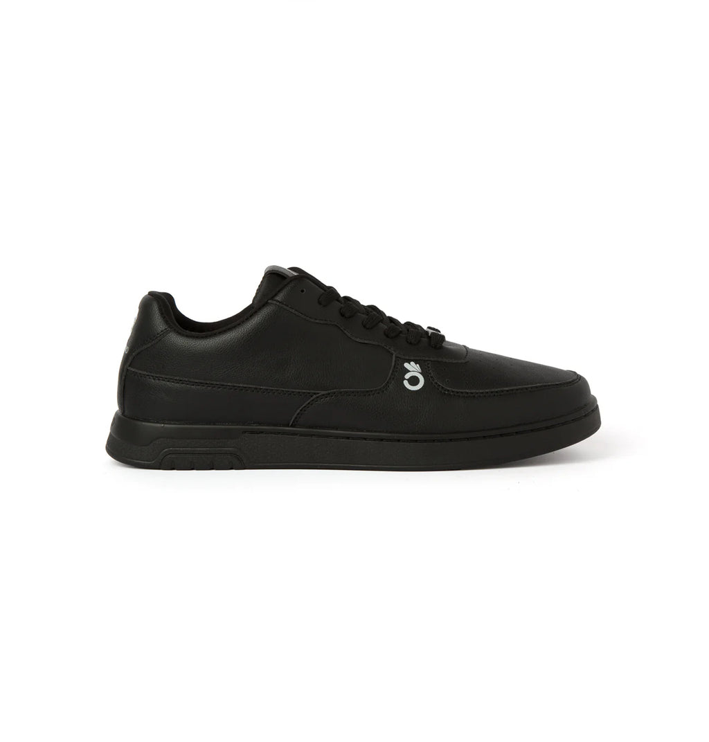 Panamio Low-top All Black