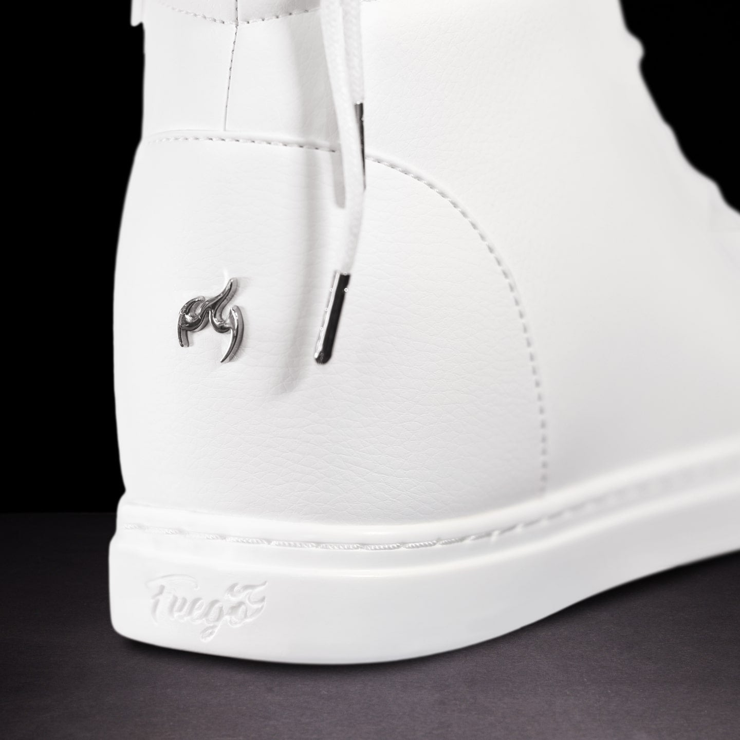 Fuego Wedge White